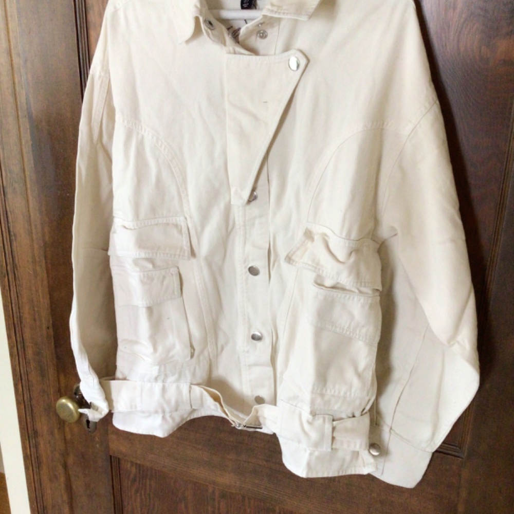 Nasty Gal Embroidered Beaded Oversized Shacket in White Combo sz 4 NWT - Picture 7 of 10